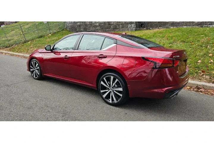 $10995 : 2019 Altima 2.5 SR image 5