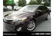 2015 Avalon Limited FWD en Charlotte