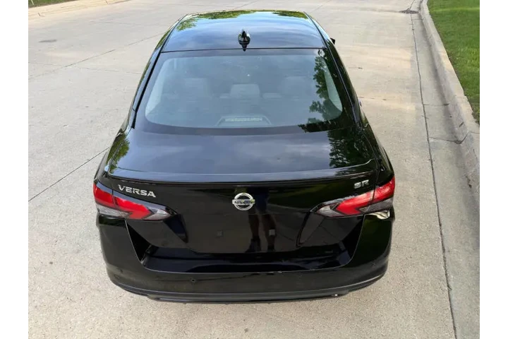 $11997 : 2021 Versa SR image 6