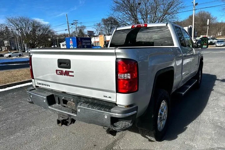 2015 GMC Sierra 2500HD SLE Z7 image 2