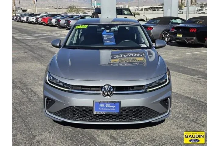 $20731 : Volkswagen Jetta 2025 SE 4dr image 2