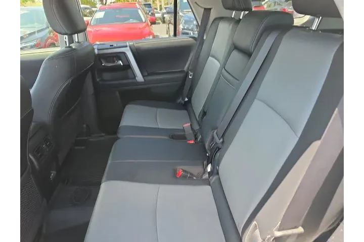 $39990 : Toyota 4Runner 2023 4x4 SR5 image 10