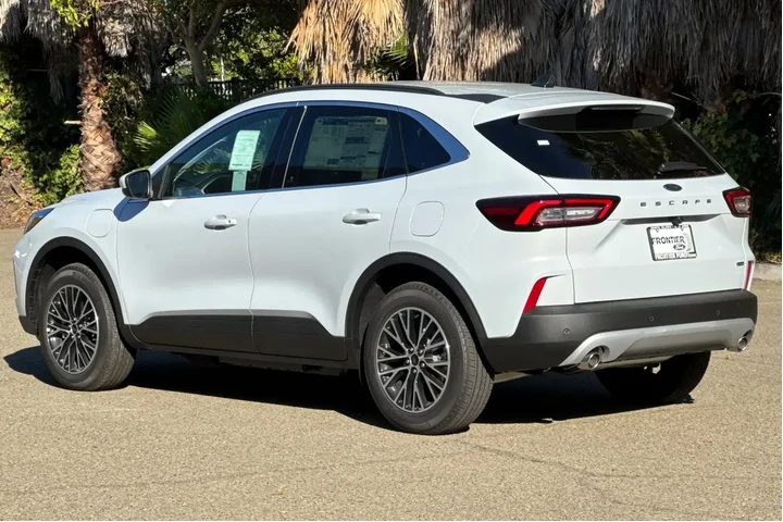 Ford Escape Plug-In Hybrid 2 image 5