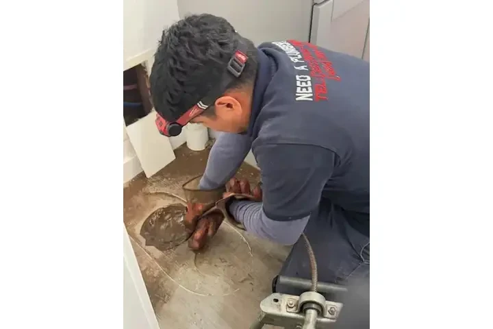 Expertos en Plomería image 1