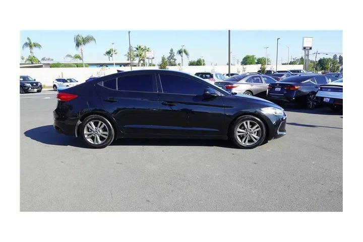 $13984 : 2018 Elantra SEL image 5
