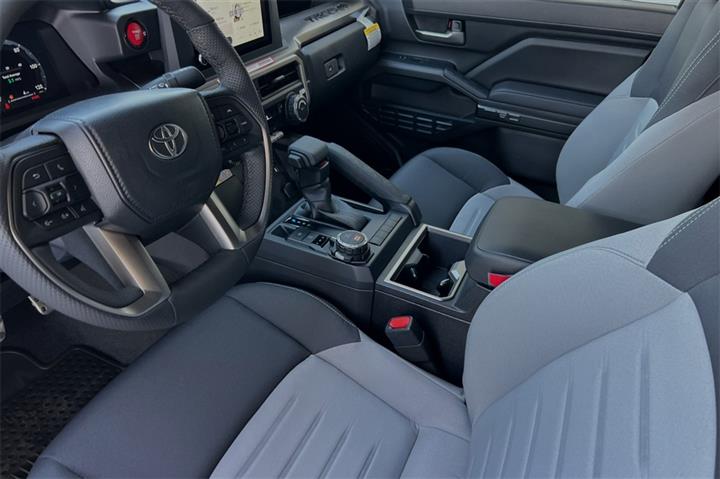 $49874 : New 2024 Tacoma TRD Sport Dou image 10