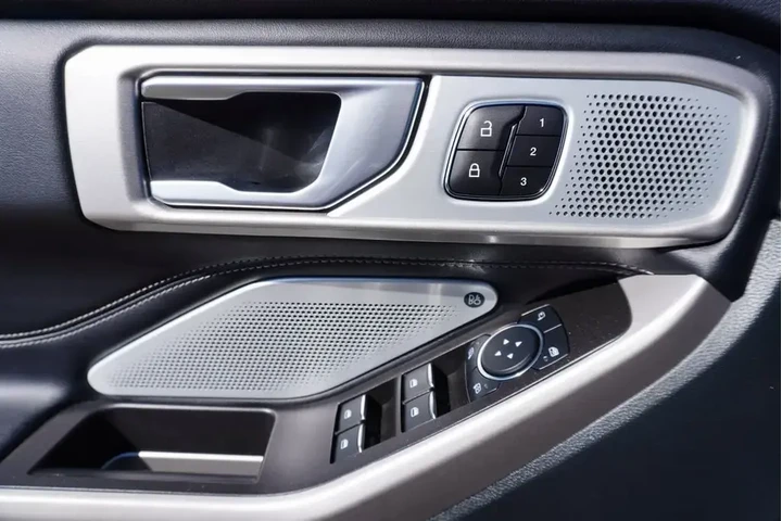 $34975 : Ford Explorer 2024 Limited 4 image 9