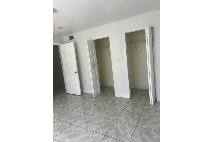 $1800 : Rento Apt 2  habitaciones image 2