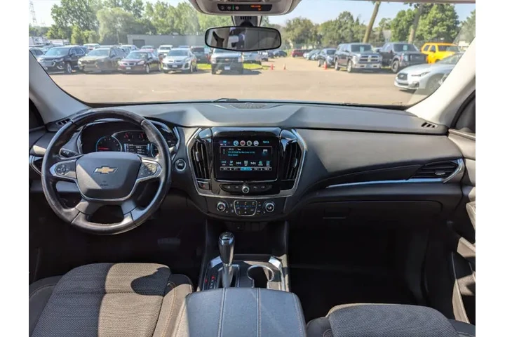 $13995 : 2019 Traverse LT Cloth image 3