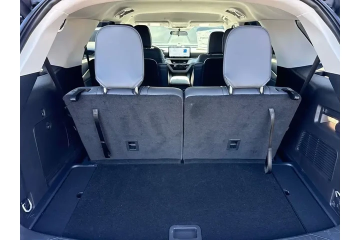 $38320 : Ford Explorer 2025 Active 4d image 8