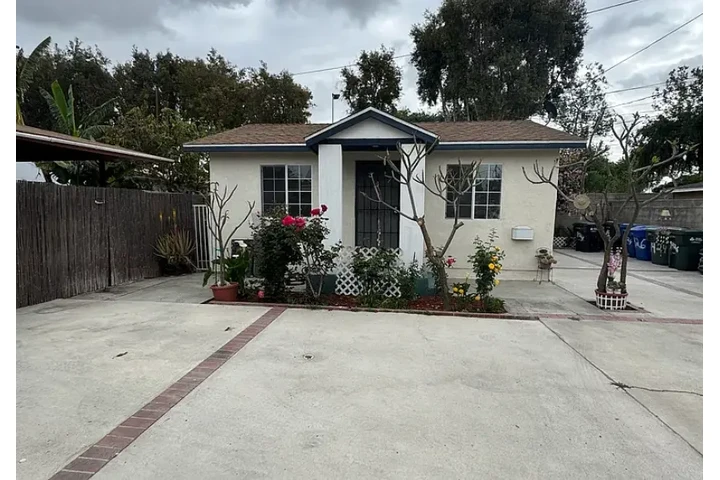 $1500 : Fully Remodeled 2 Bedroom, 1 B image 1