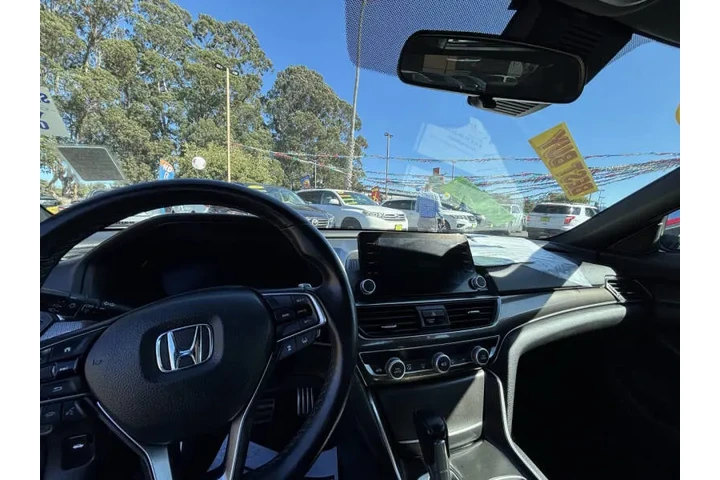 2018 Accord Sport image 9