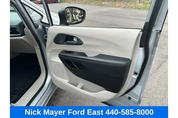 $25284 : Chrysler Pacifica 2023 Touri image 9