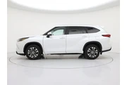 $39998 : Toyota Highlander 2023 AWD X thumbnail