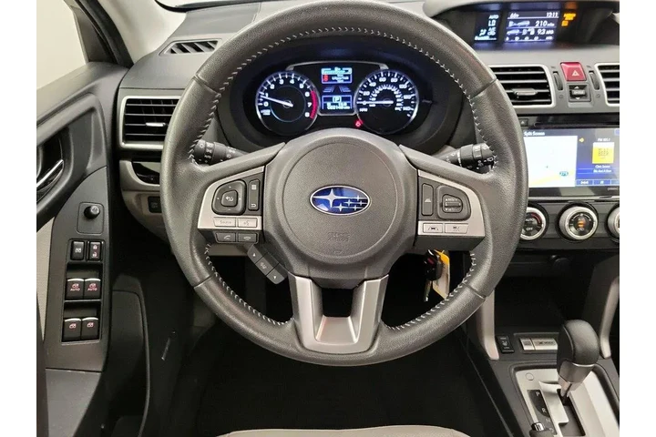 $24998 : Subaru Forester 2017 AWD 2.5 image 10
