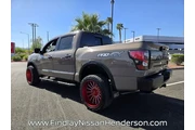 $35984 : Nissan Titan 2021 4x4 SV 4dr thumbnail