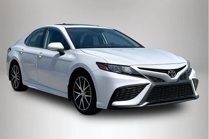 $23099 : Toyota Camry 2024 SE 4dr Sed image 1