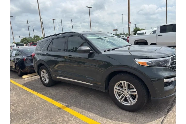 $32125 : Ford Explorer 2024 XLT 4dr S image 1