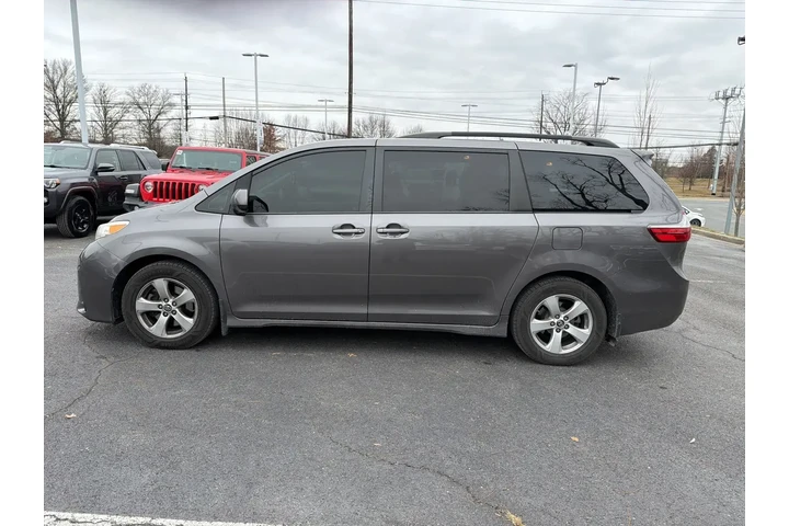 $23000 : Toyota Sienna 2019 LE 7-Pass image 6