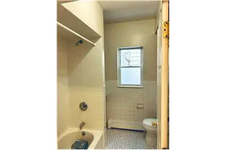 $2200 : Rental property with 2 bedro image 10