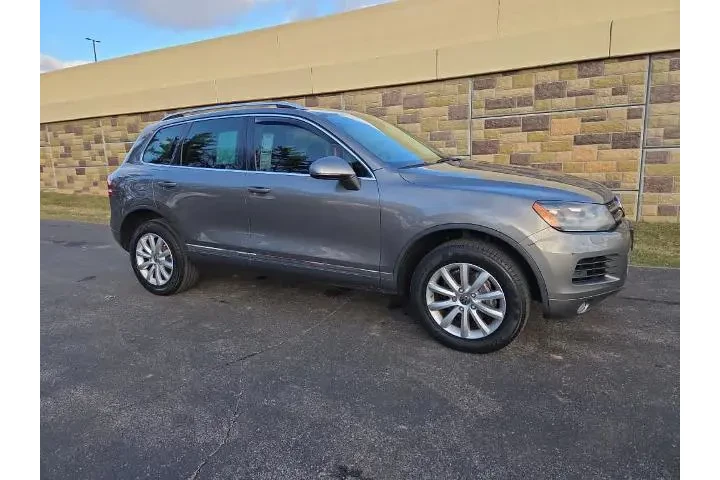 $7800 : Volkswagen Touareg 2012 AWD image 3