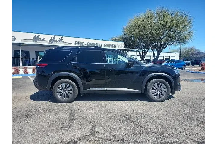 $29498 : Nissan Pathfinder 2025 SV 4d image 2