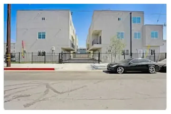 TOWNHOMES NUEVOS EN RENTA image 6