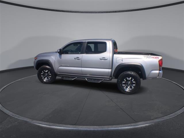 $31500 : PRE-OWNED 2017 TOYOTA TACOMA image 6