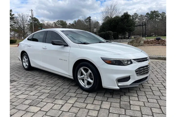 $6999 : 2017 Malibu LS image 3