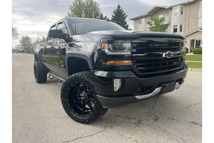 $16497 : 2017 Silverado 1500 LT image 2