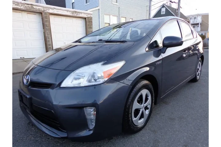 $11450 : 2013 Prius Three image 8