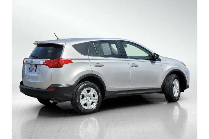 $14185 : Toyota RAV4 2015 LE 4dr SUV image 4