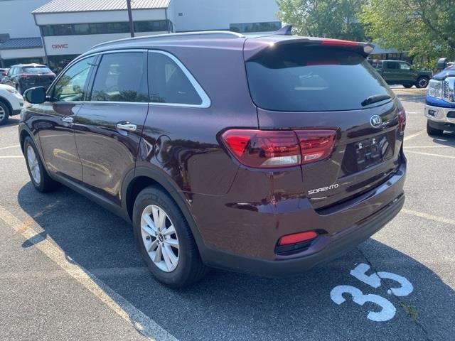 $22995 : PRE-OWNED 2019 KIA SORENTO LX image 4