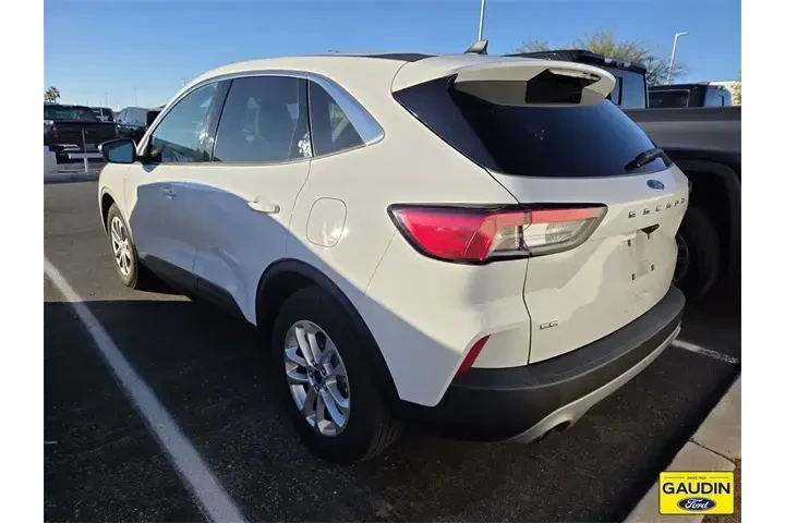 $17750 : Ford Escape 2022 SE 4dr SUV image 2