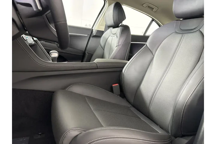 $36500 : Genesis G70 2025 AWD 2.5T Sp image 8