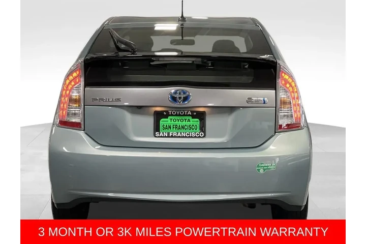 $16988 : 2014 Prius Plug-in image 4