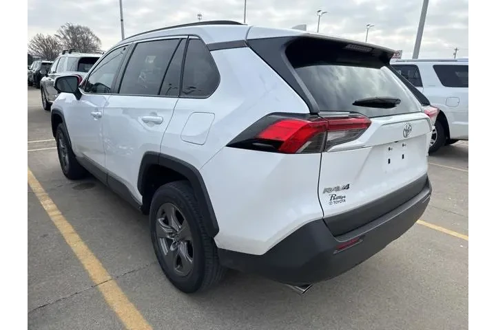 $28927 : Toyota RAV4 2022 XLE 4dr SUV image 7