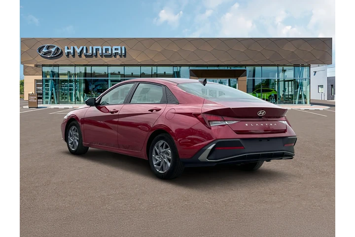 $15051 : Hyundai ELANTRA 2024 SEL 4dr image 5