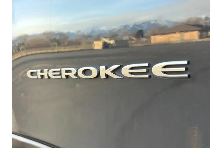 $9900 : 2018 Cherokee Latitude Plus image 10