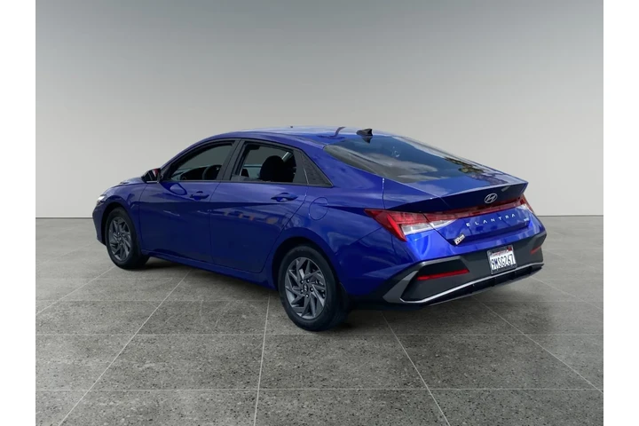 $24794 : Hyundai ELANTRA Hybrid 2024 image 1