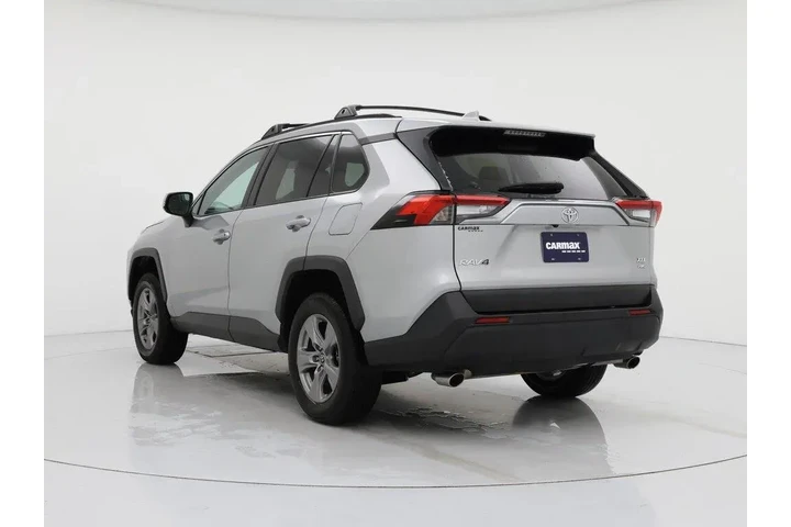 $32998 : Toyota RAV4 2024 AWD XLE 4dr image 2