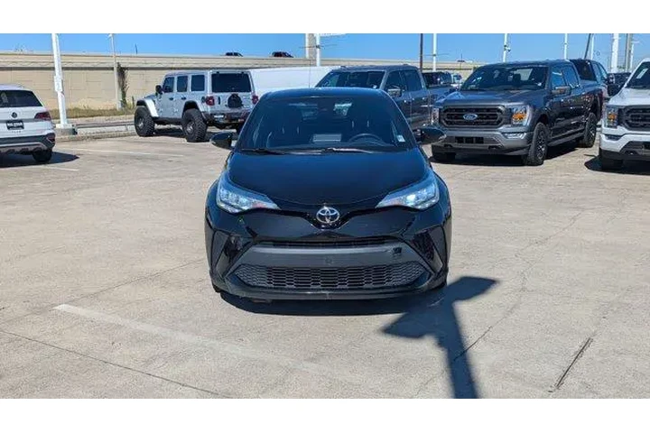 $16995 : Toyota C-HR 2020 XLE 4dr Cro image 8