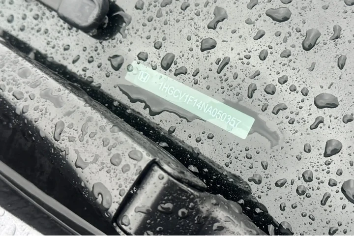 $22981 : Honda Accord 2022 LX 4dr Sed image 2