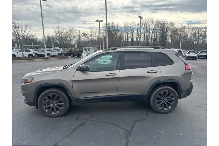 $20951 : Jeep Cherokee 2021 4x4 Latit image 4