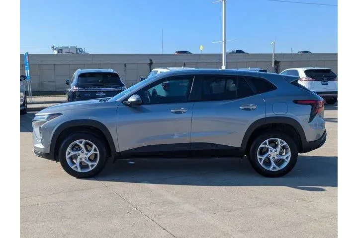 $19482 : Chevrolet Trax 2024 LS 4dr C image 6