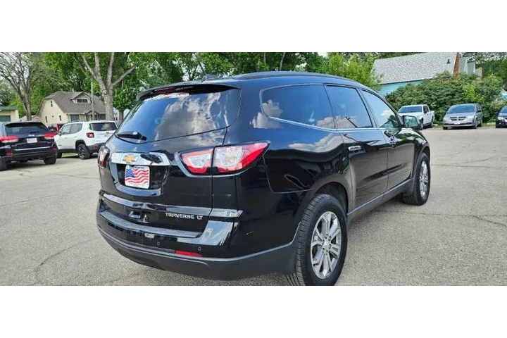 $12990 : 2016 Traverse LT image 6