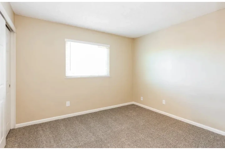 $2145 : 2 Bed 2 Bath In Los Angeles image 6