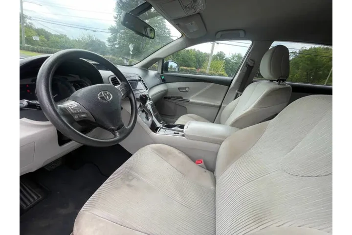 $13000 : 2012 Venza LE image 4
