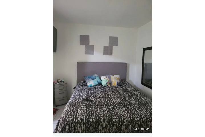 $1300 : Se renta Efficiency image 2