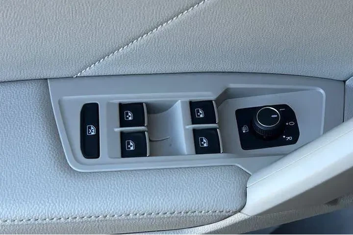 $20590 : Volkswagen Tiguan 2023 SE 4d image 8
